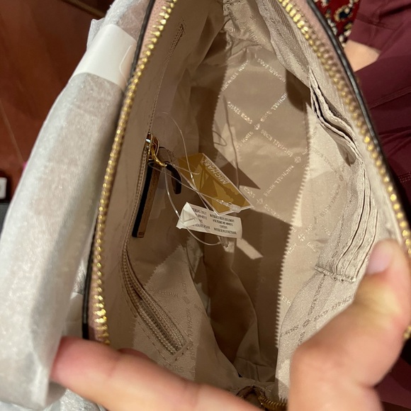 Michael Kors Crossbody - 2 available (SOLD) - Picture 6 of 6
